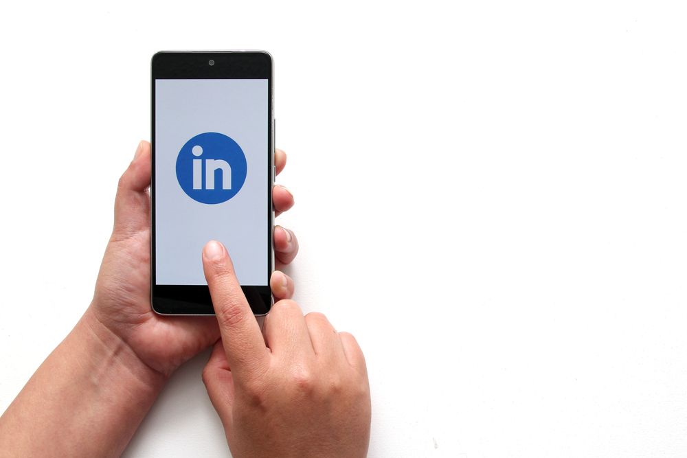 The Secret to Getting More Mediation Clients on LinkedIn (Most Mediators Ignore This!)