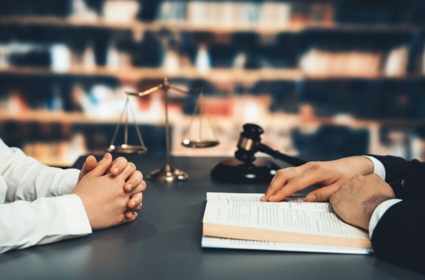 The Hidden Perks of Settling Out of Court Lawyers Won’t Tell You